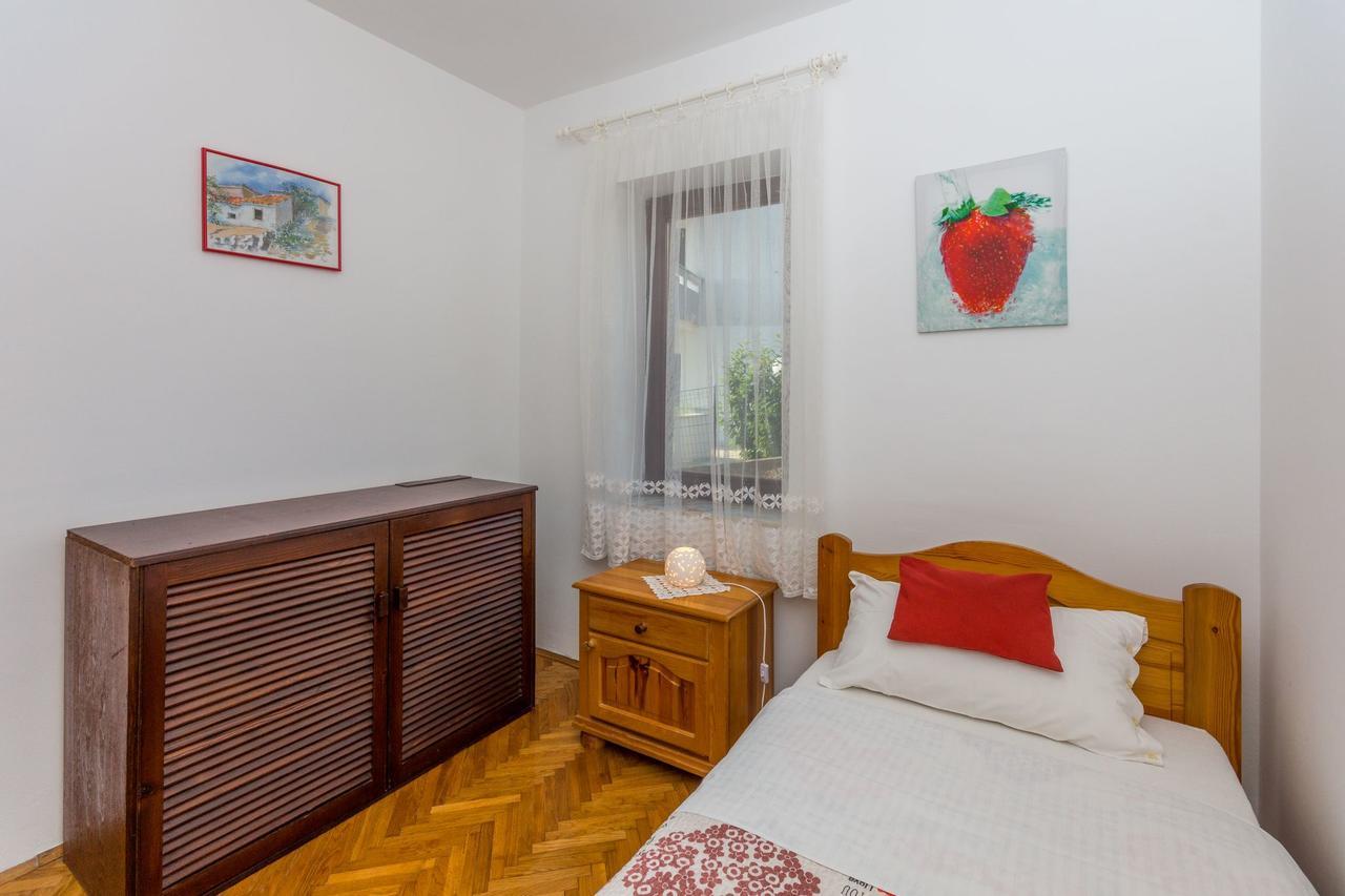 Apartment Domijan By El-Pi Tours นยีวีเซ ภายนอก รูปภาพ