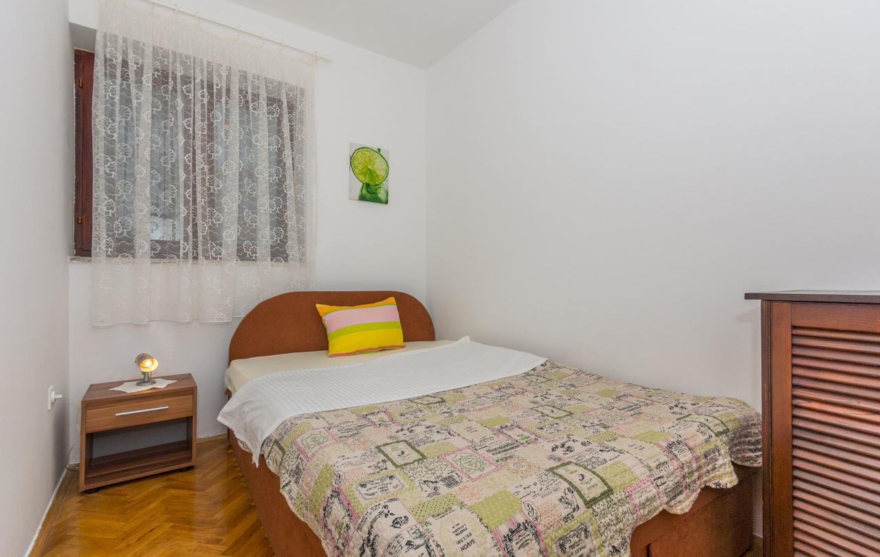 Apartment Domijan By El-Pi Tours นยีวีเซ ภายนอก รูปภาพ